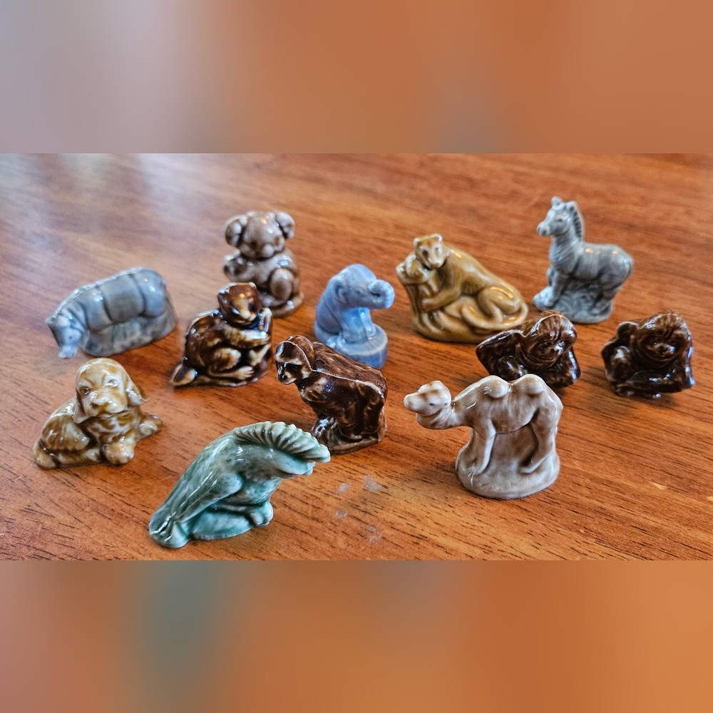 Vintage lot of Wade England porcelain tea figurines
